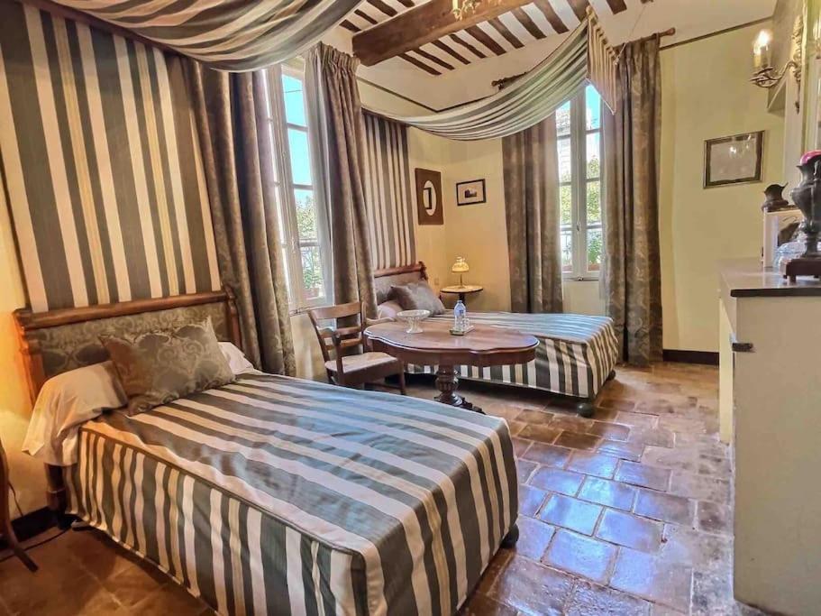 Chez Lydia - Osez La Vie De Chateau ! Pont Du Gard, Uzes Remoulins Eksteriør billede